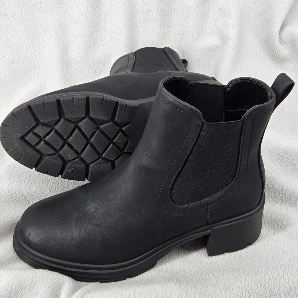 Cliffs by White Mountain Womens 9 Mingo Black Chelsea Lug Sole Block Heel Boots